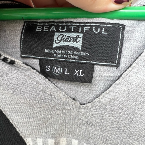 Beautiful Giant Men’s/Unisex Black and White Striped Hoodie Size Medium - Picture 9 of 10
